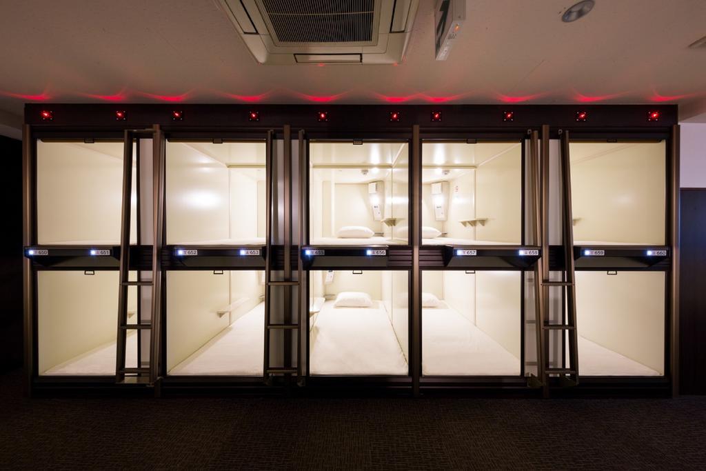 Capsule Hotel Cube Хиросима Номер фото